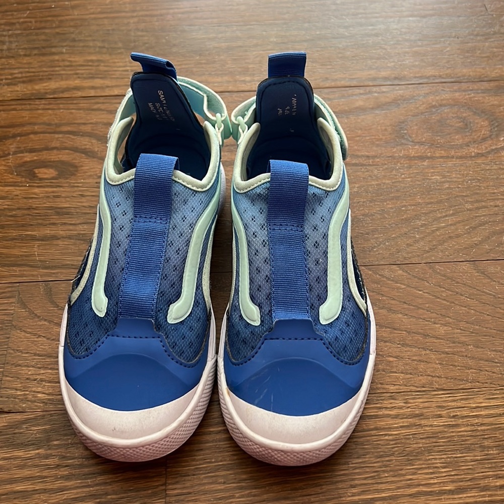 Rare Vans sample size 12/12.5